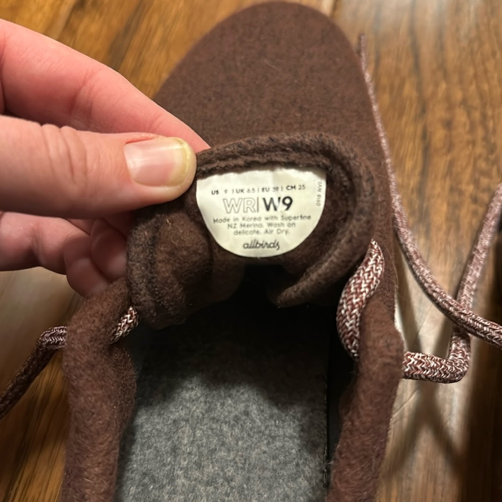 Size 9 allbirds washable sneaker burgendy